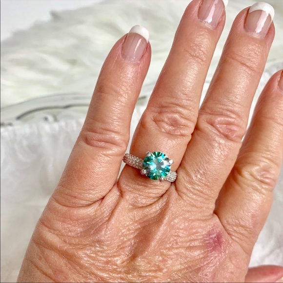 3.0 Carat VVS1 Vivid Blue Moissanite Ring - Picture 4 of 8